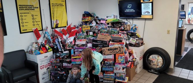 Meineke Gives Santa a Helping Hand | Meineke Car Care